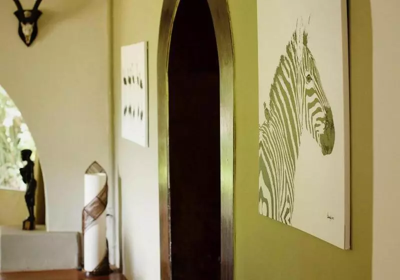 호텔 Mount Meru Game Lodge