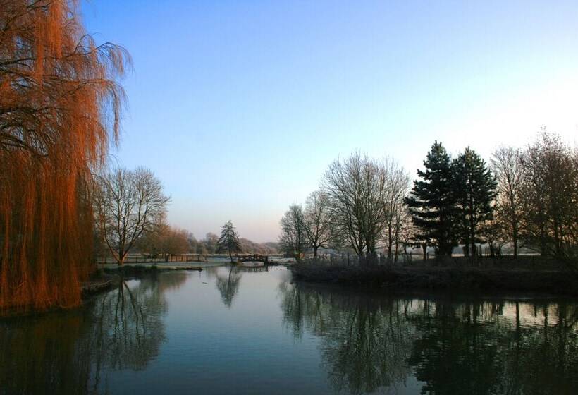 בית מלון כפרי Queen S Head Inn