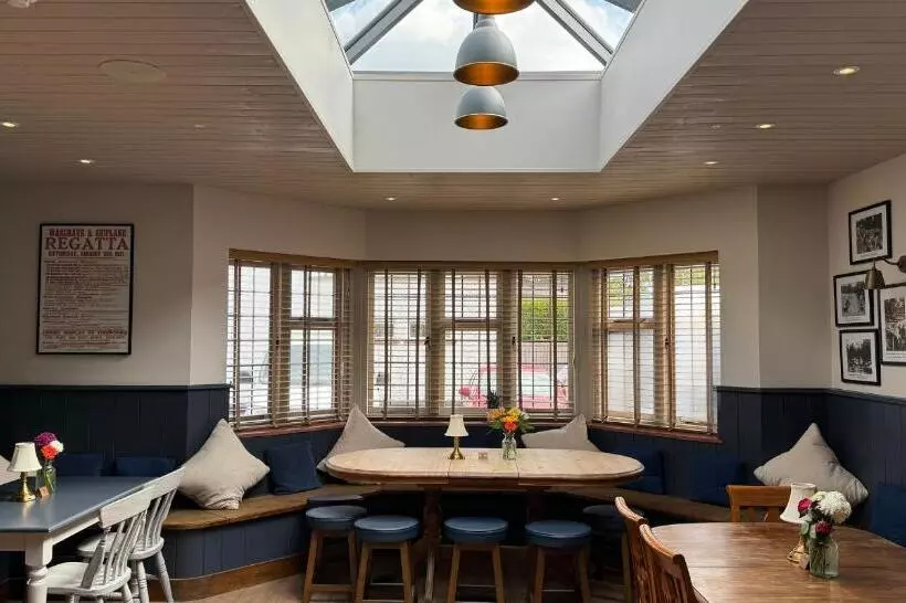 Отель Baskerville