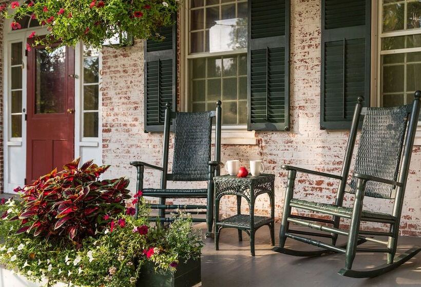 ホテル Grafton Inn