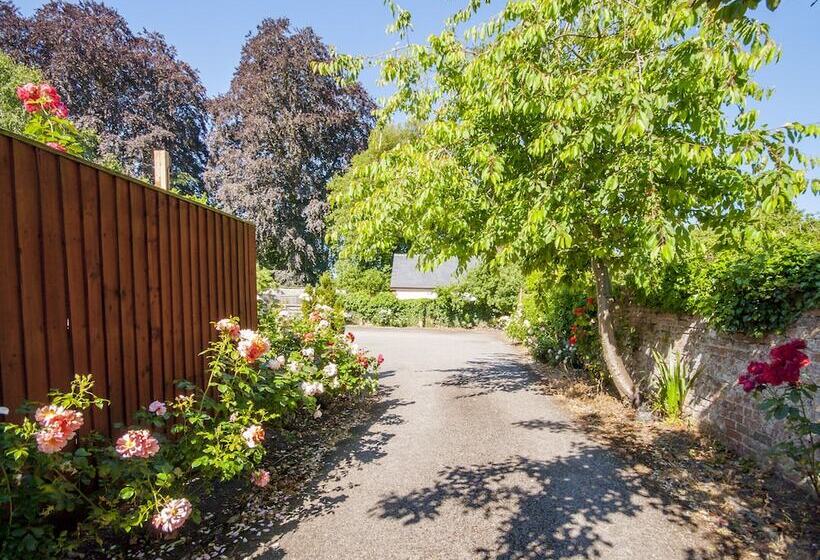 酒店 The Highworth