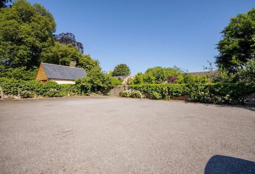 酒店 The Highworth