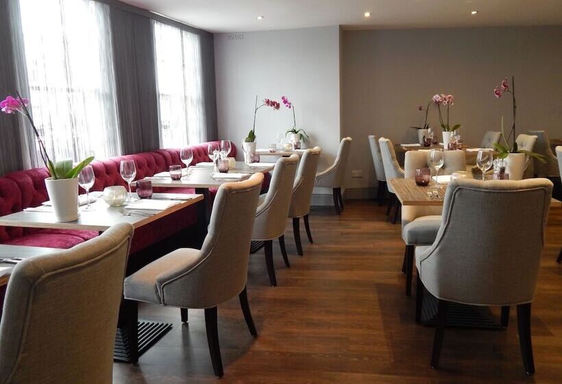 酒店 The Highworth