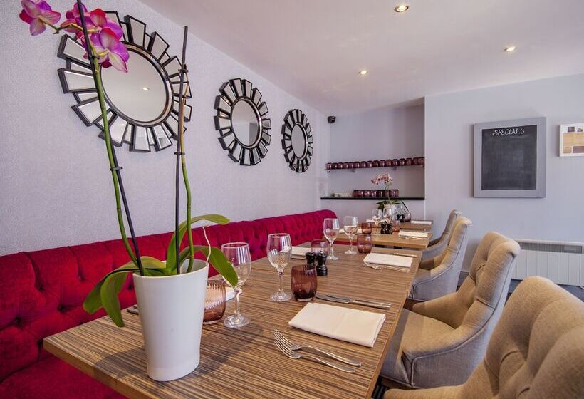 酒店 The Highworth