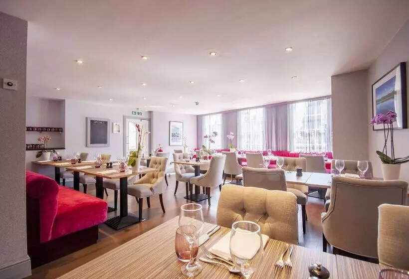 בית מלון כפרי The Highworth