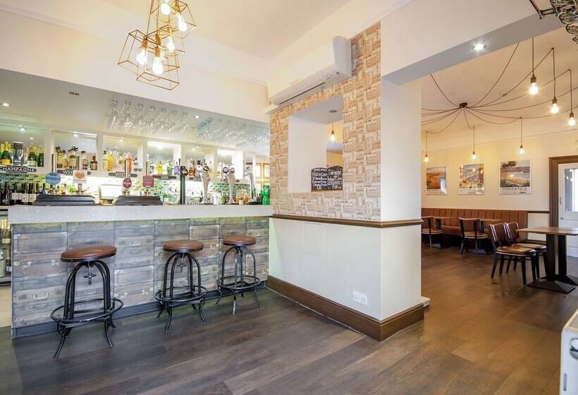 酒店 The Highworth