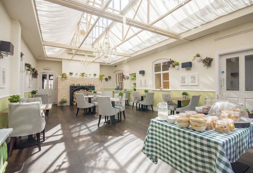 酒店 The Highworth