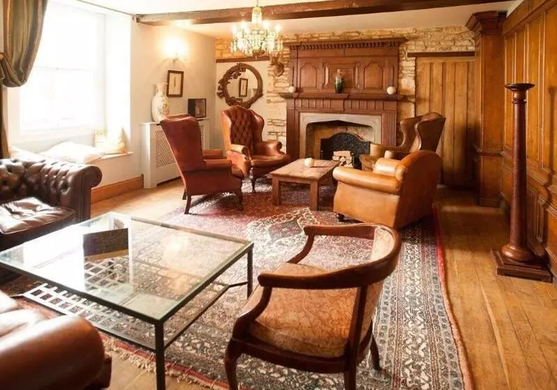 فندق The Old Lodge