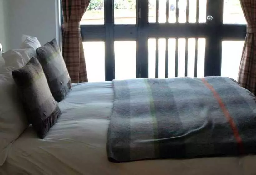 Отель The White Horse Inn