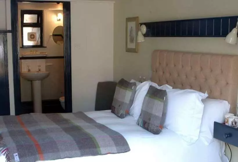 Отель The White Horse Inn