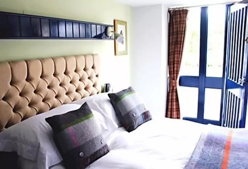 Отель The White Horse Inn