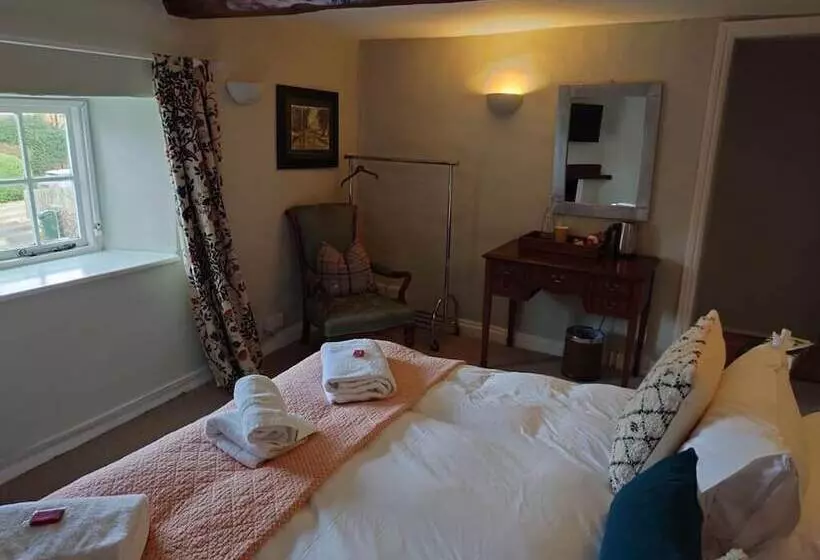 Отель The White Horse Inn