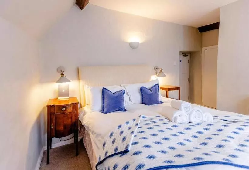 Отель The White Horse Inn