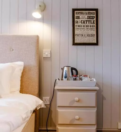 Отель The White Horse Inn