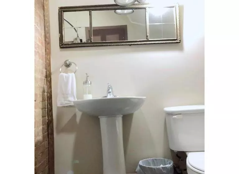 Main Street Bed & Breakfast Established In 1810