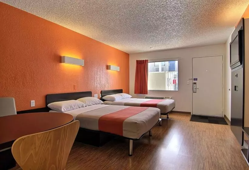 Motel 6albuquerque, Nm  Coors Road