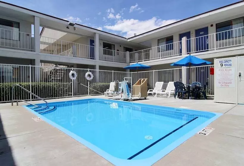 Motel 6albuquerque, Nm  Coors Road