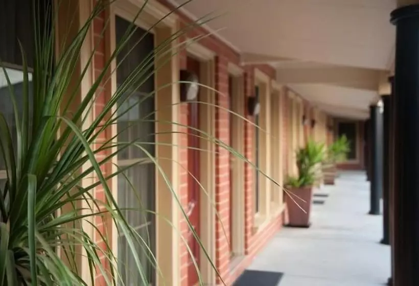 모텔 Georgian Motor Lodge