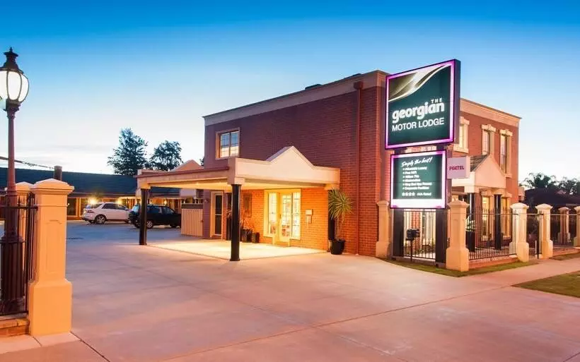모텔 Georgian Motor Lodge
