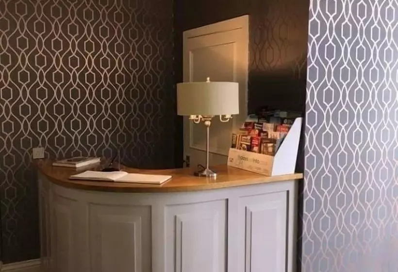 Majatalo Leeming Wells