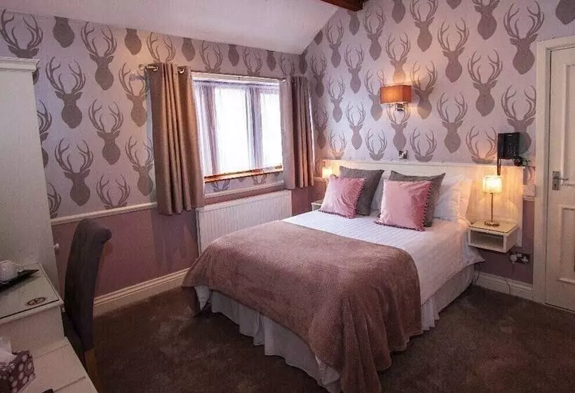 Majatalo Leeming Wells