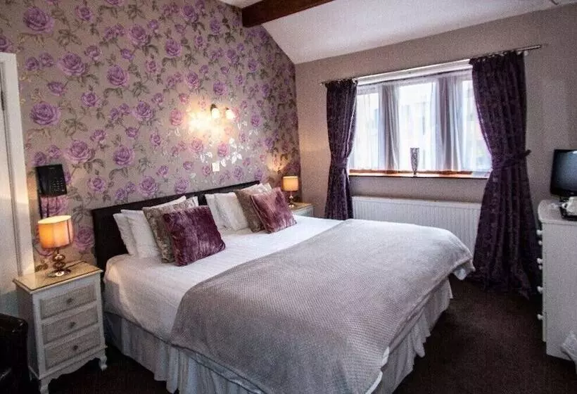 Majatalo Leeming Wells