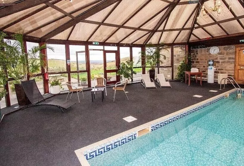 Majatalo Leeming Wells