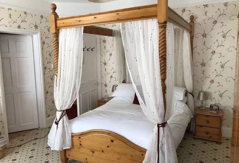 Пансион Lorna Doone House