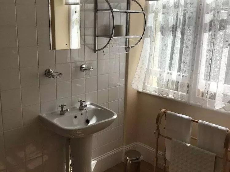 Пансион Lorna Doone House