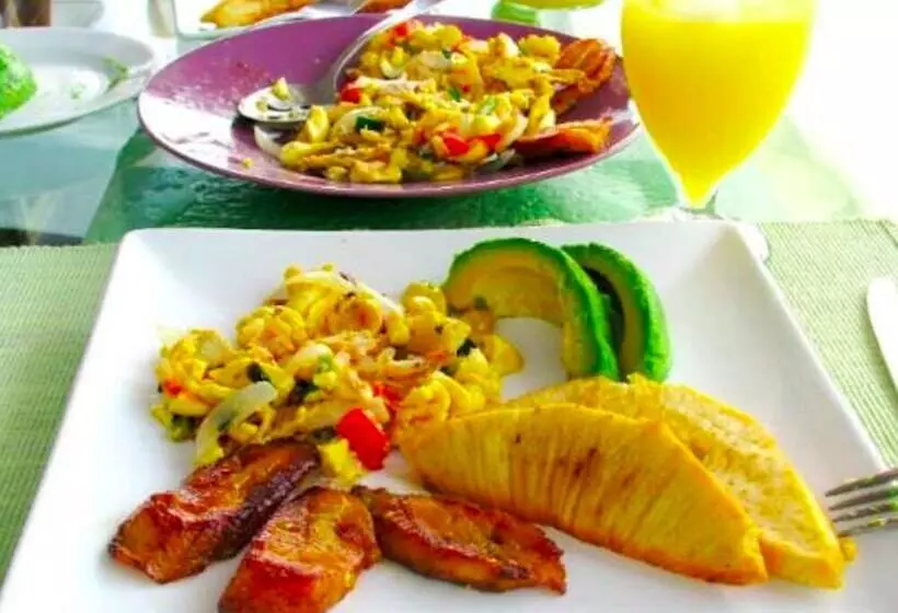 استراحتگاه Bequia Beachfront Villa