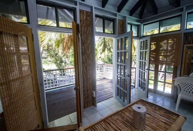 استراحتگاه Bequia Beachfront Villa