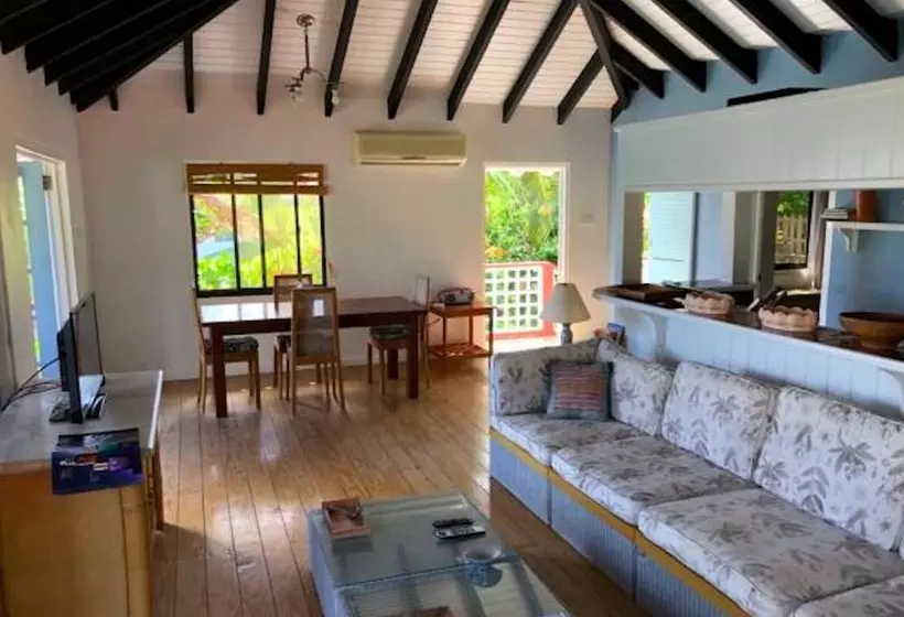 استراحتگاه Bequia Beachfront Villa
