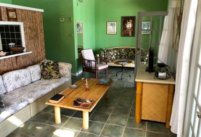 استراحتگاه Bequia Beachfront Villa