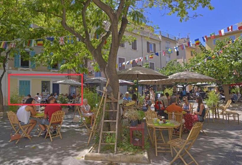 تختخواب و صبحانه Love Room Suite Dirty Diana