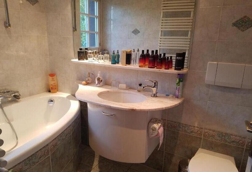 住宿加早餐  Villa Normandy