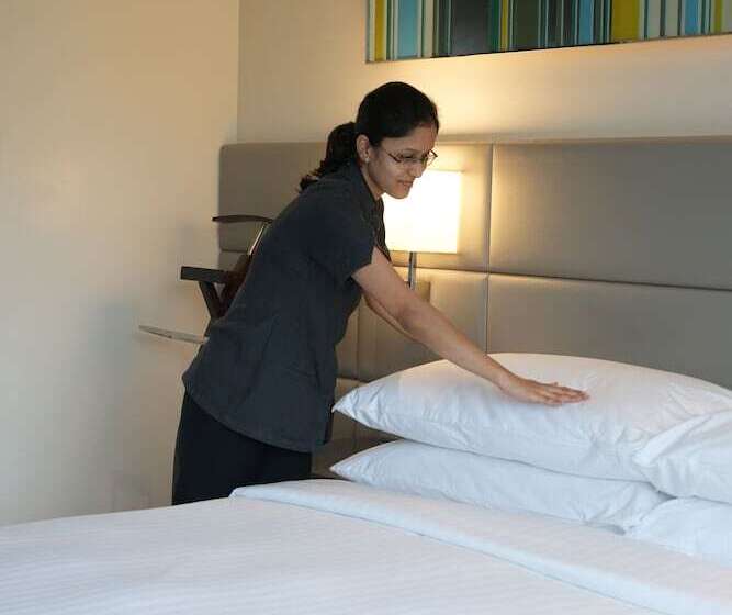 هتل Courtyard By Marriott Navi Mumbai