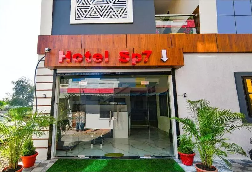 Hotel Fabexpress Sp7