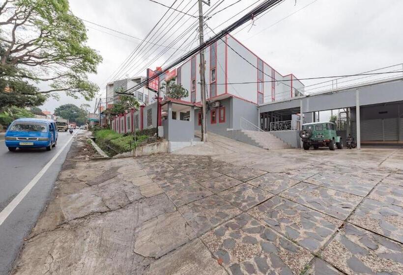 Hotel Reddoorz Syariah Plus Near Tugu Bubur Ayam Cianjur