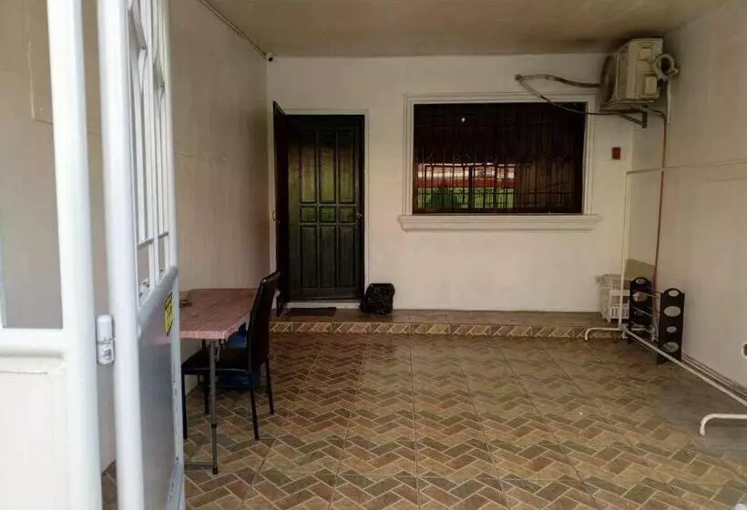 Majatalo Axon Cozy Modern House Near Walking Street