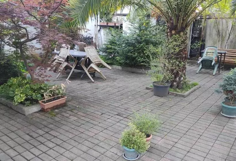 پانسیون Guesthouse In Batumi 97