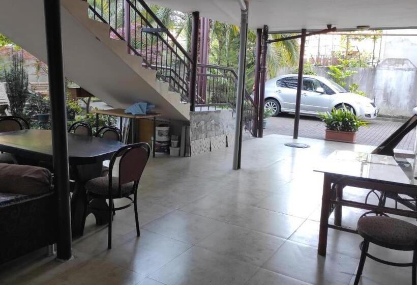 پانسیون Guesthouse In Batumi 97