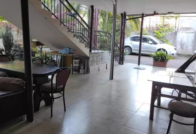 پانسیون Guesthouse In Batumi 97