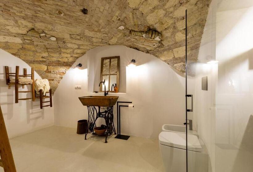 Bed and Breakfast Crobi Museum And Suites