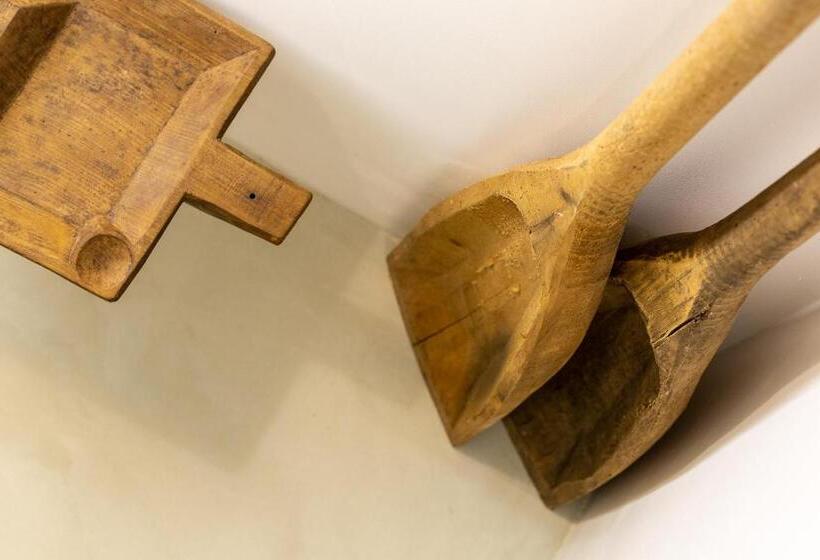 Bed and Breakfast Crobi Museum And Suites