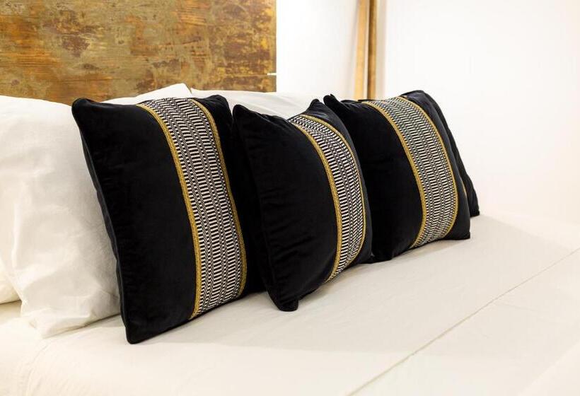 Bed and Breakfast Crobi Museum And Suites