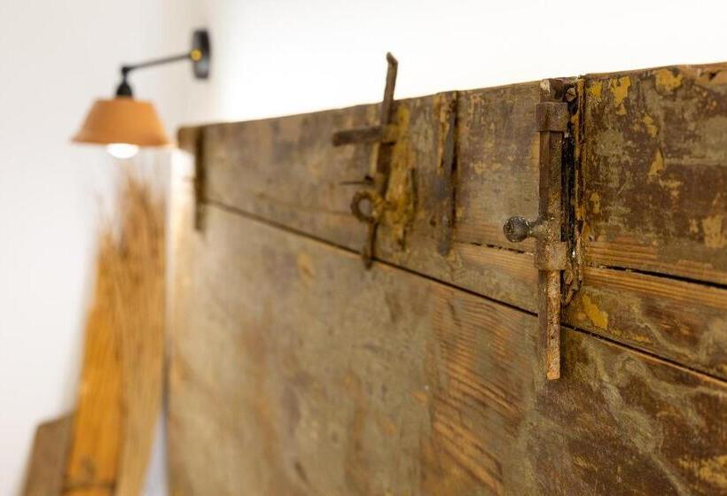 Bed and Breakfast Crobi Museum And Suites