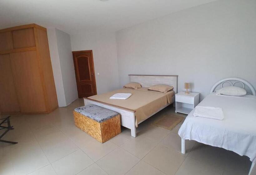 تختخواب و صبحانه Praia Guest House