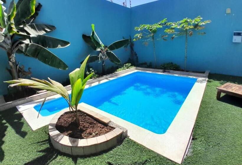 تختخواب و صبحانه Praia Guest House