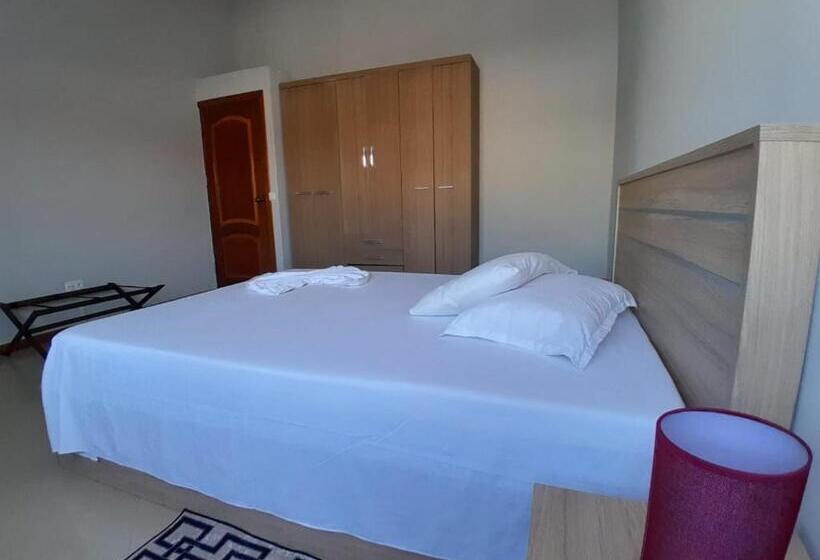تختخواب و صبحانه Praia Guest House