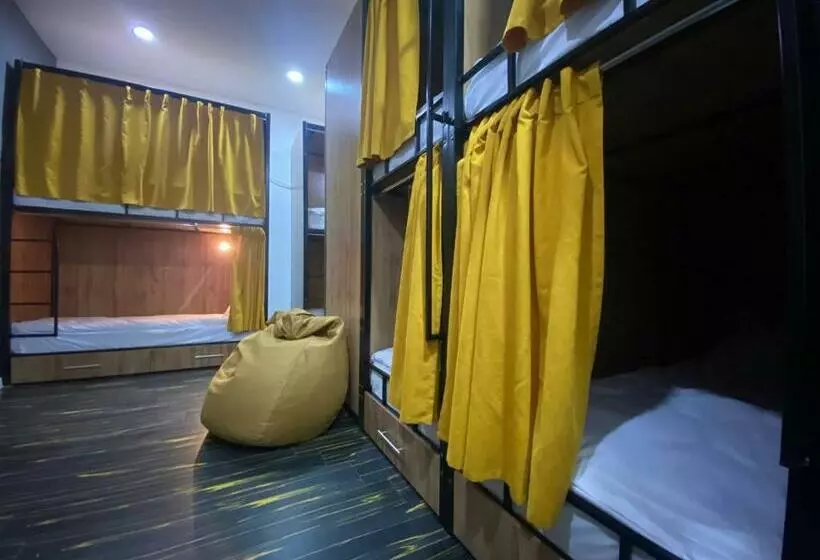 Flats Hostel